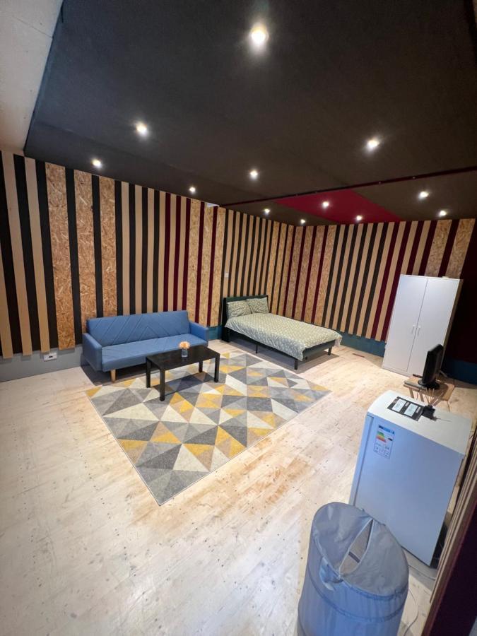 Newly Built Large Garden Ensuite Guest Studio Borehamwood Kültér fotó