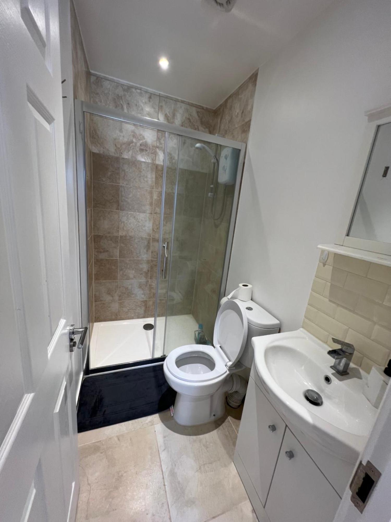 Newly Built Large Garden Ensuite Guest Studio Borehamwood Kültér fotó
