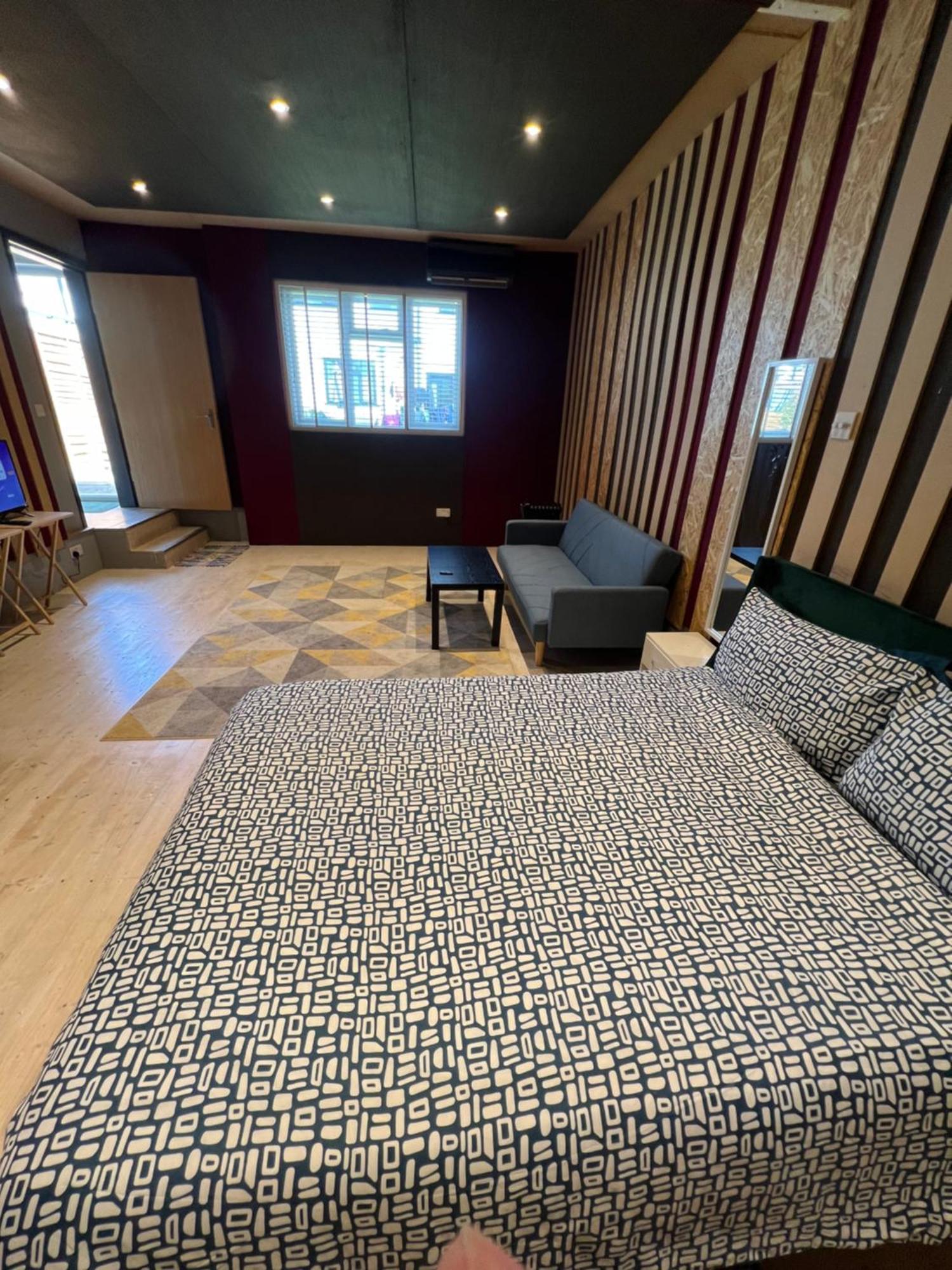Newly Built Large Garden Ensuite Guest Studio Borehamwood Kültér fotó